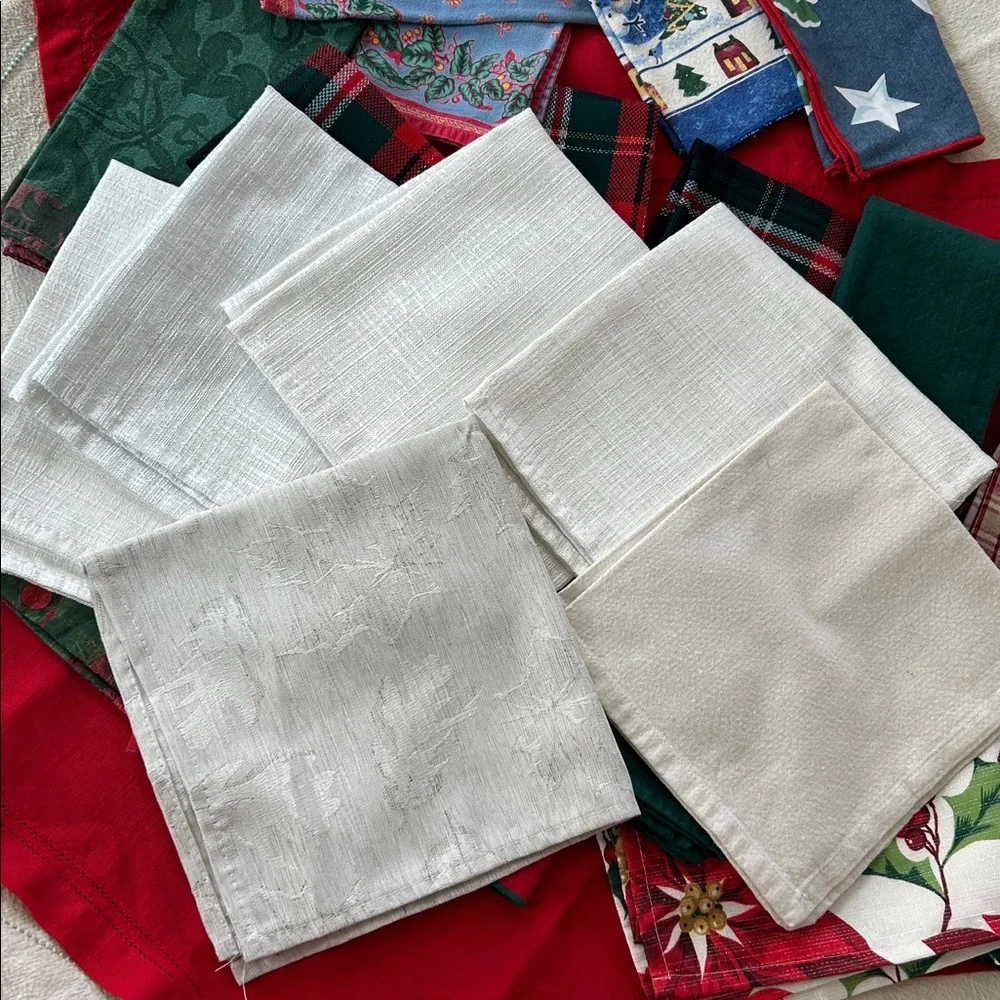 26 Christmas Cloth Napkins (Assorted) + 3 Williams Sonoma Red Linen Placemats